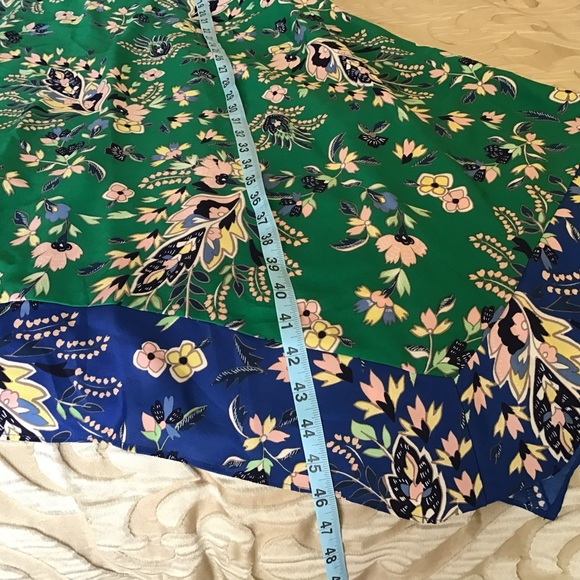 VINCE CAMUTO green beautiful dress, size 2.  High neck, sleeveless, NWT - Picture 6 of 8